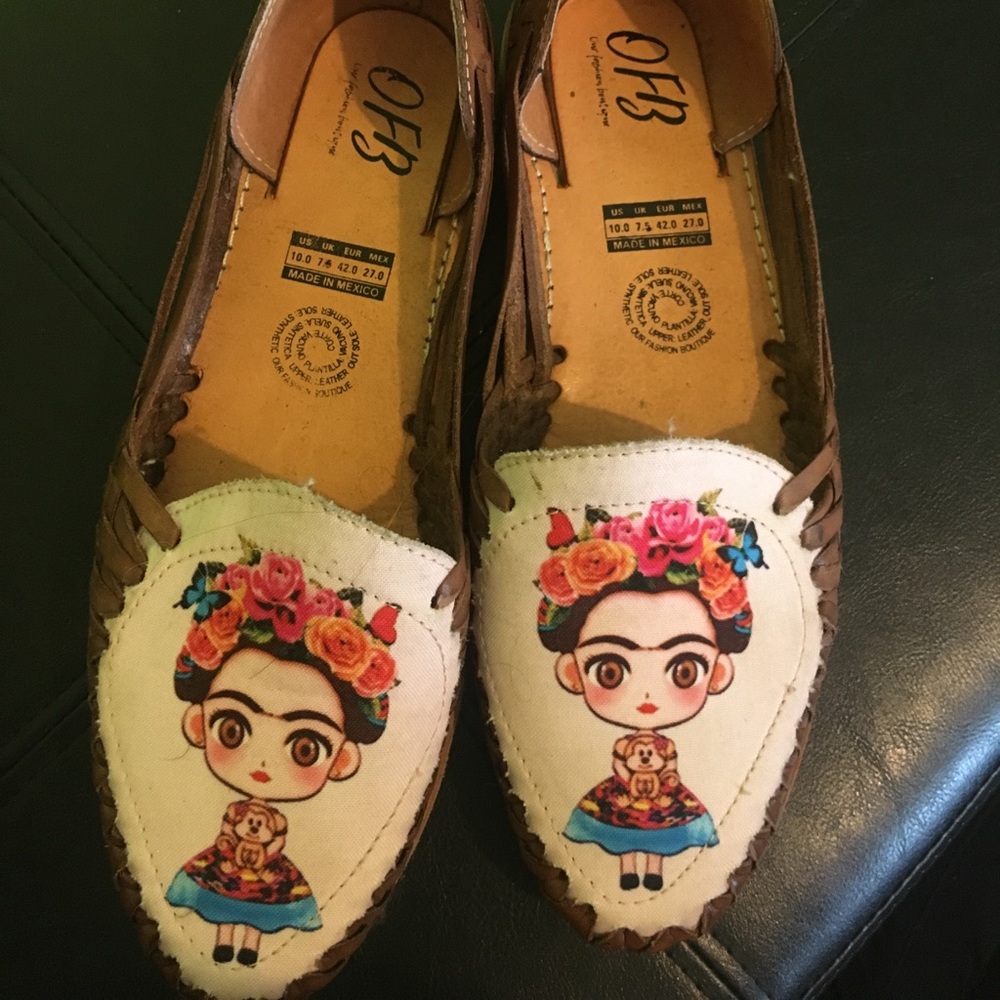 Fridah Themed Toe Covered Sandals BRAND NEW